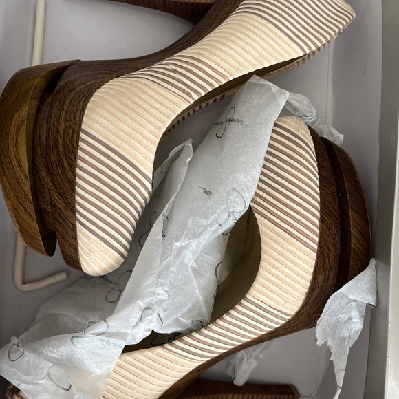 Jessica Simpson Pattern Wood Platform Heels - Picture 3 of 6